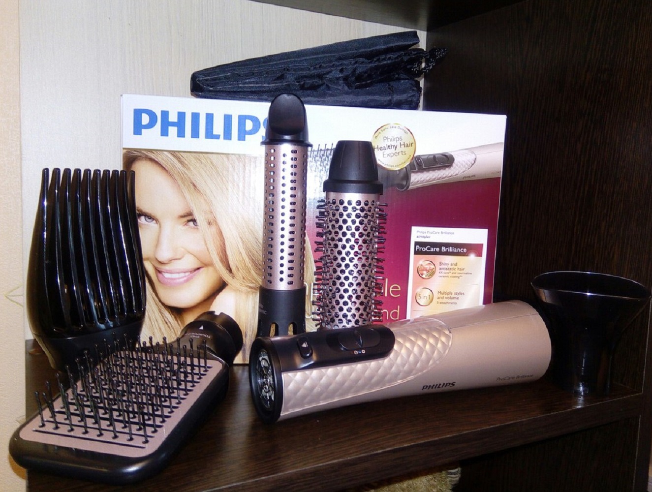 Фен-щётка Philips HP8657/00