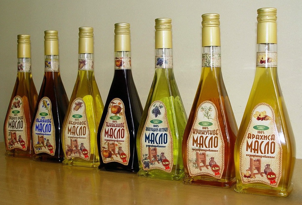 Бутылки с маслом