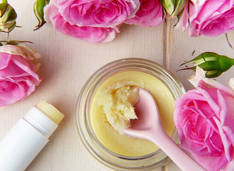 Натуральный бальзам для губ и розы