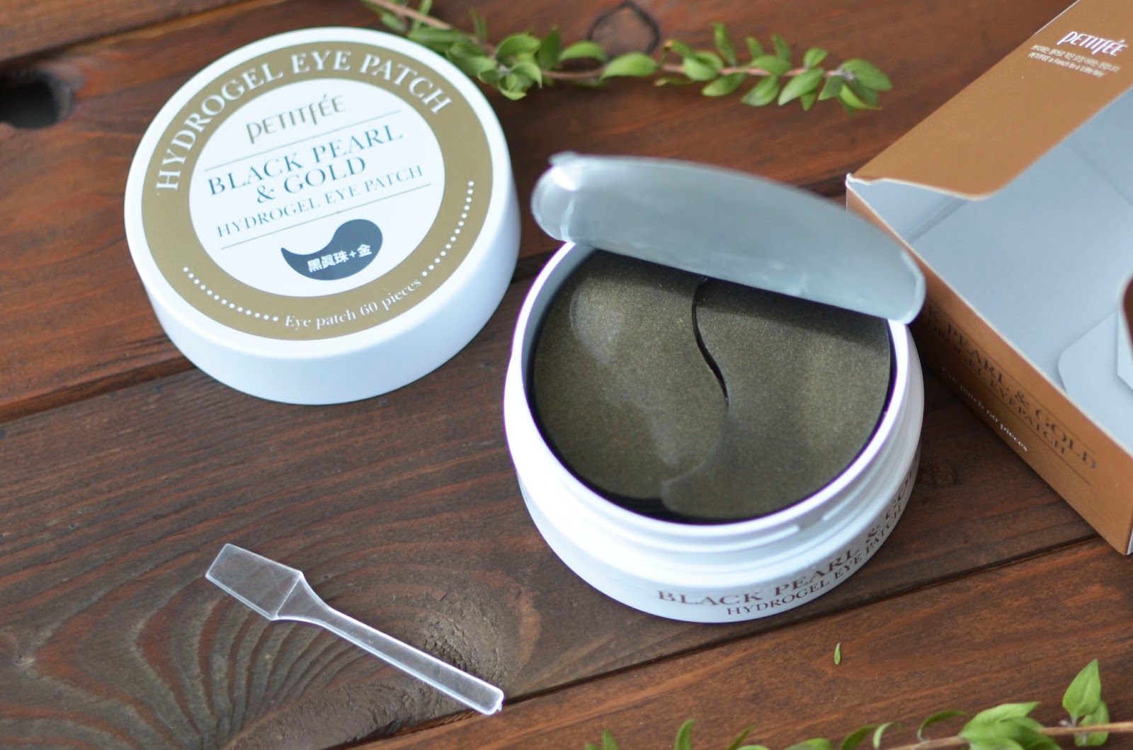 Black Pearl & Gold Hydrogel Eye Patch