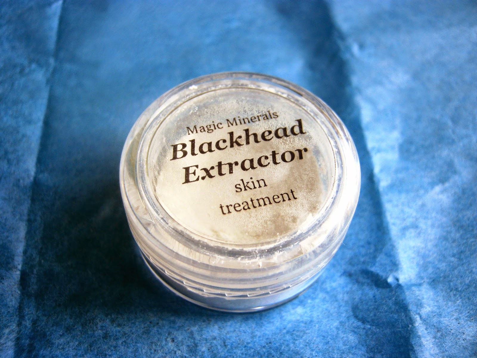 Пудра-экстрактор от чёрных точек Blackhead Extractor от Magic Minerals