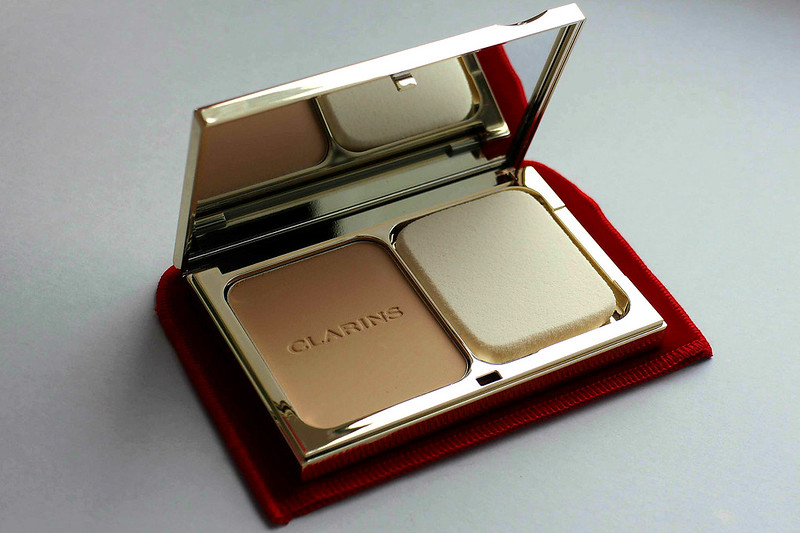 Clarins, Haute Tenue SPF 15