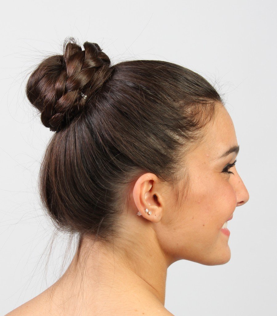 Волосы, уложенные в пучок