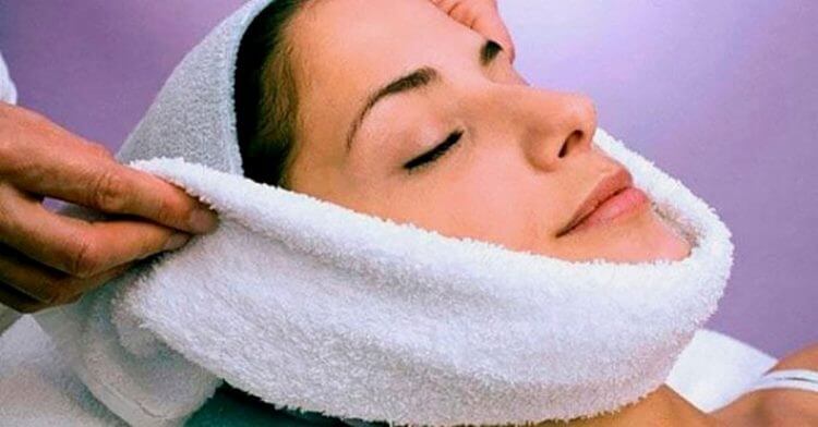 Массаж лица полотенцем