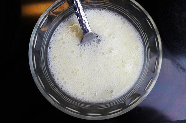 Яичный белок в миске